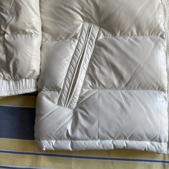 Moncler Mairefur Short Down Jacket White - Picture 7 of 11